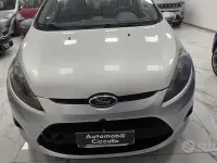 Usata Ford Fiesta Titanium 70 CV (51 kW) 2010 Grigio Utilitaria