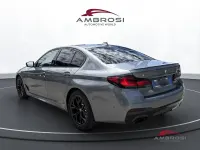 Usata BMW 545e M Sport 394 CV (289 kW) 2022 Grigio Berlina