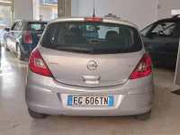 Usata Opel Corsa Edition 75 CV (55 kW) 2011 Argento Utilitaria