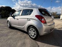 Usata Hyundai i20 Comfort 77 CV (56 kW) 2009 Argento Utilitaria