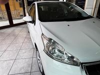 Usata Peugeot 208 Active 68 CV (50 kW) 2012 Bianco Utilitaria