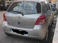 Usata Toyota Yaris Sol 69 CV (50 kW) 2008 Grigio Utilitaria