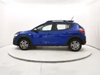 Usata Dacia Sandero Expression 101 CV (74 kW) 2023 Blu iron Berlina