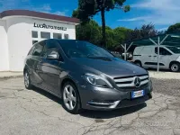 Usata Mercedes B200 Premium 156 CV (114 kW) 2012 Grigio Utilitaria