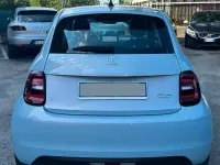 Usata Fiat 500e Icon 42 kW (58 CV) 2021 Bluazzurro Berlina