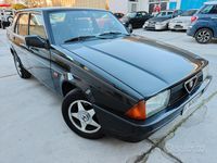 Usata Alfa Romeo 75 103 CV (75 kW) 1992 Nero Berlina