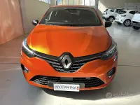Usata Renault Clio V Techno 101 CV (74 kW) 2022 Orange valencia Berlina