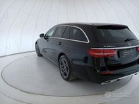 Usado Mercedes 300 Premium 194 CV (142 kW) 2024 Negro Familiar