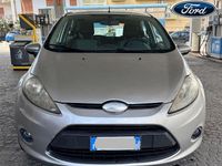 Usata Ford Fiesta 70 CV (51 kW) 2010 Grigio Utilitaria