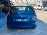 Usata Ford Fiesta Ghia 75 CV (55 kW) 2008 Blu Utilitaria
