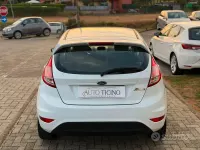 Usata Ford Fiesta 80 CV (58 kW) 2017 Bianco Utilitaria