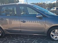 Usata Renault Scénic III XMOD 110 CV (80 kW) 2013 Grigio Monovolume