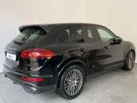 Usata Porsche Cayenne Platinum Edition 250 CV (183 kW) 2016 Nero SUV
