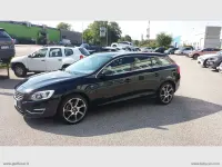 Usata Volvo V60 Ocean Race 120 CV (88 kW) 2016 Nero Station wagon