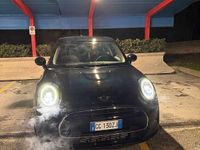 Usata Mini ONE Essential 75 CV (55 kW) 2021 Utilitaria