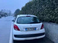 Usata Peugeot 207 73 CV (53 kW) 2012 Bianco Berlina