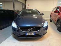 Usata Volvo V40 Momentum 120 CV (88 kW) 2017 Blu Berlina