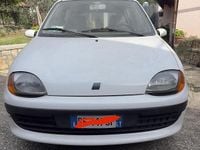 Usata Fiat 600 54 CV (39 kW) 1999 Bianco Berlina