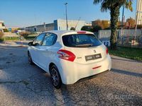 Usata Peugeot 208 Active 68 CV (50 kW) 2019 Bianco Utilitaria
