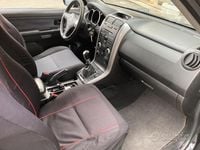 Usata Suzuki Vitara 129 CV (94 kW) 2007 Nero Station wagon