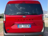 Nuova Ford Tourneo 100 kW (136 CV) 2026 Rosso Furgone