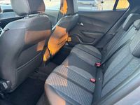 Usata Peugeot 2008 Allure 131 CV (96 kW) 2024 Argento SUV