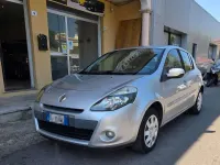 Usata Renault Clio III 75 CV (55 kW) 2012 Argento Berlina