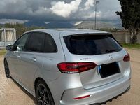 Usata Mercedes B180 Premium 116 CV (85 kW) 2022 Grigio Monovolume