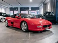 Usata Ferrari F355 379 CV (278 kW) 1997 Rosso Cabrio