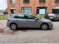 Usata VW Golf VIII Life 116 CV (85 kW) 2022 Grigio Berlina