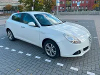 Usata Alfa Romeo Giulietta Distinctive 140 CV (102 kW) 2012 Bianco Utilitaria