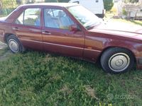 Usado Mercedes E200 1992 Rojo Berlina