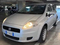 Usata Fiat Grande Punto 77 CV (56 kW) 2013 Grigio Utilitaria