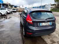 Usata Ford Fiesta 70 CV (51 kW) 2012 Grigio Utilitaria