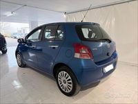 Usata Toyota Yaris 90 CV (66 kW) 2011 Blu Utilitaria