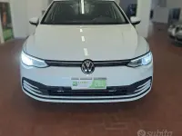 Begagnad VW Golf VII Style 150 HK (110 kW) 2020 Vit Sedan