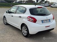 Usata Peugeot 208 Active 68 CV (50 kW) 2013 Bianco Utilitaria