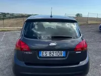 Usata Kia Venga 90 CV (66 kW) 2014 Nero Utilitaria