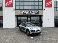 Usado Citroën C4 Shine 99 HP (72 kW) 2017 Cinzento SUV