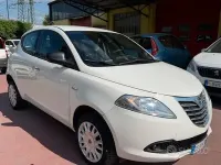 Käytetty Lancia Ypsilon 80 HP (58 kW) 2013 Valkoinen Viistoperä