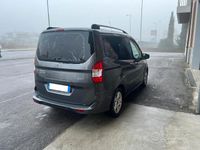 Usata Ford Tourneo Courier 101 CV (74 kW) 2019 Grigio Monovolume