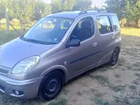 Usata Toyota Yaris Verso 84 CV (61 kW) 2005 Grigio Monovolume