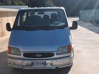 Usata Ford Transit 85 CV (62 kW) 1999 Argento Berlina