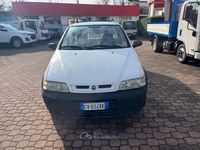 Usata Fiat Strada 80 CV (58 kW) 2005 Bianco Pick-up