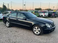 Usata Mercedes E200 Avantgarde 122 CV (89 kW) 2005 Blu Berlina