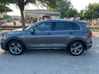 Usata VW Tiguan R-line 190 CV (139 kW) 2017 Grigio SUV