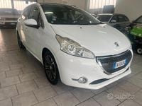 Usata Peugeot 208 Active 82 CV (60 kW) 2012 Bianco Utilitaria