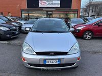 Usata Ford Focus Ghia 101 CV (74 kW) 2001 Grigio Berlina