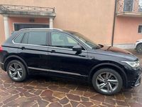 Usata VW Tiguan R-line 200 CV (147 kW) 2023 Nero SUV