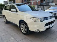 Usata Mitsubishi Outlander Instyle 150 CV (110 kW) 2014 Bianco SUV
